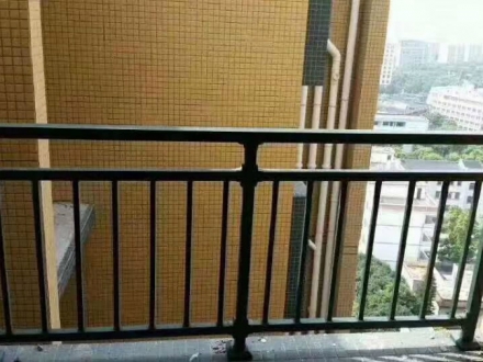 陽臺(tái)欄桿   